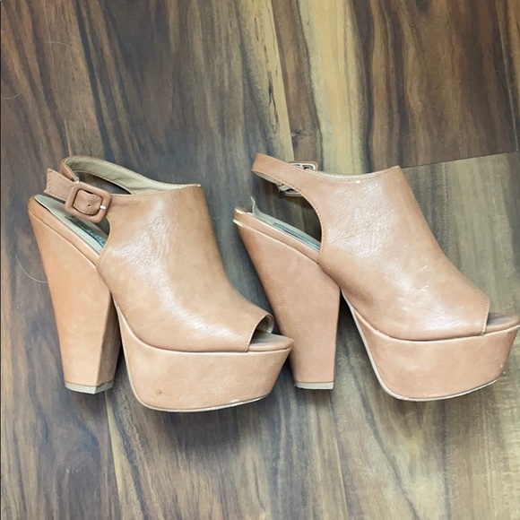 Steve Madden platform pumps - Picture 2 of 8